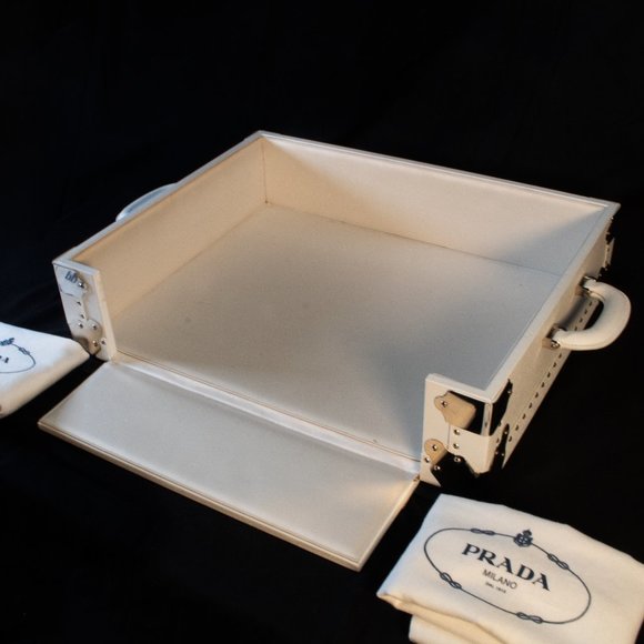 White Prada Serving Trunk - Picture 13 of 13